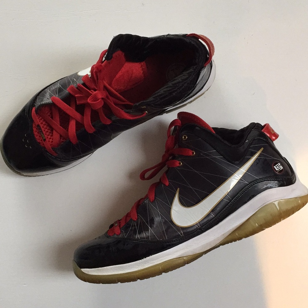 Nike Lebron James playoff shoes
